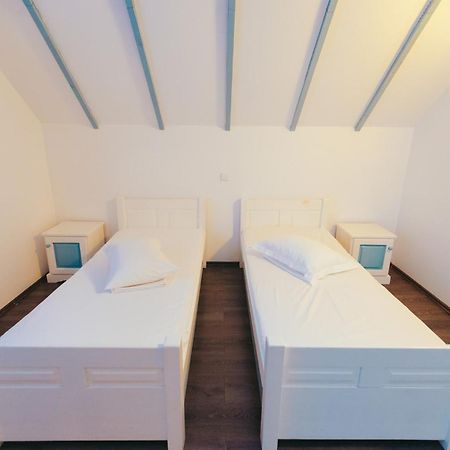 Pike Inn Dunavatul De Sus - Delta Dunarii Dunavăţu de Sus Екстериор снимка